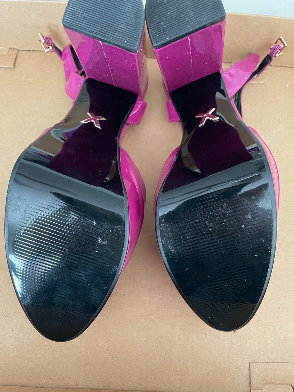 Express Rounded Toe Platform Pumps - Picture 6 of 11